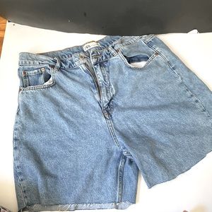 Washed out jean shorts from Zara